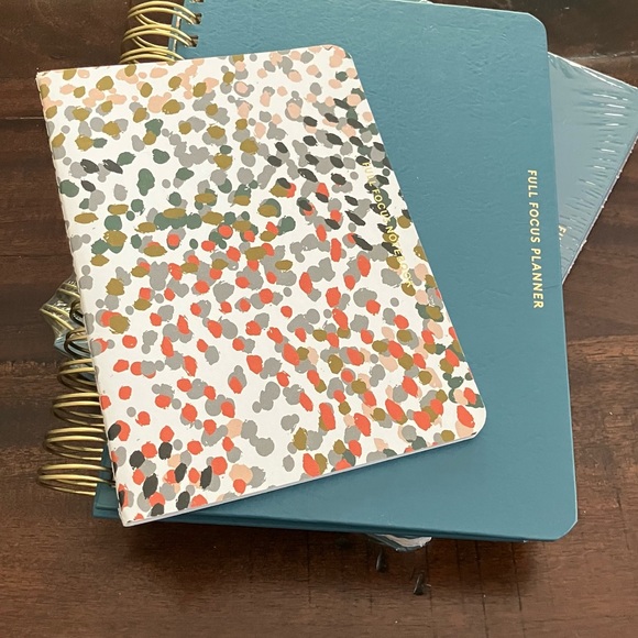 Full Focus Planner in Denim Blue with Gold Spiral - Picture 2 of 5